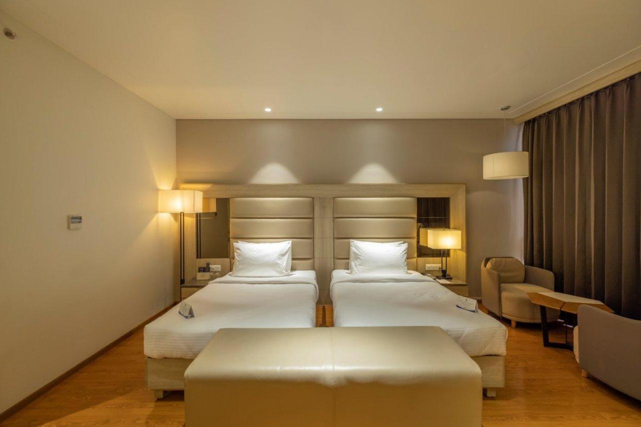 Sarovar Portico Morbi Exterior foto